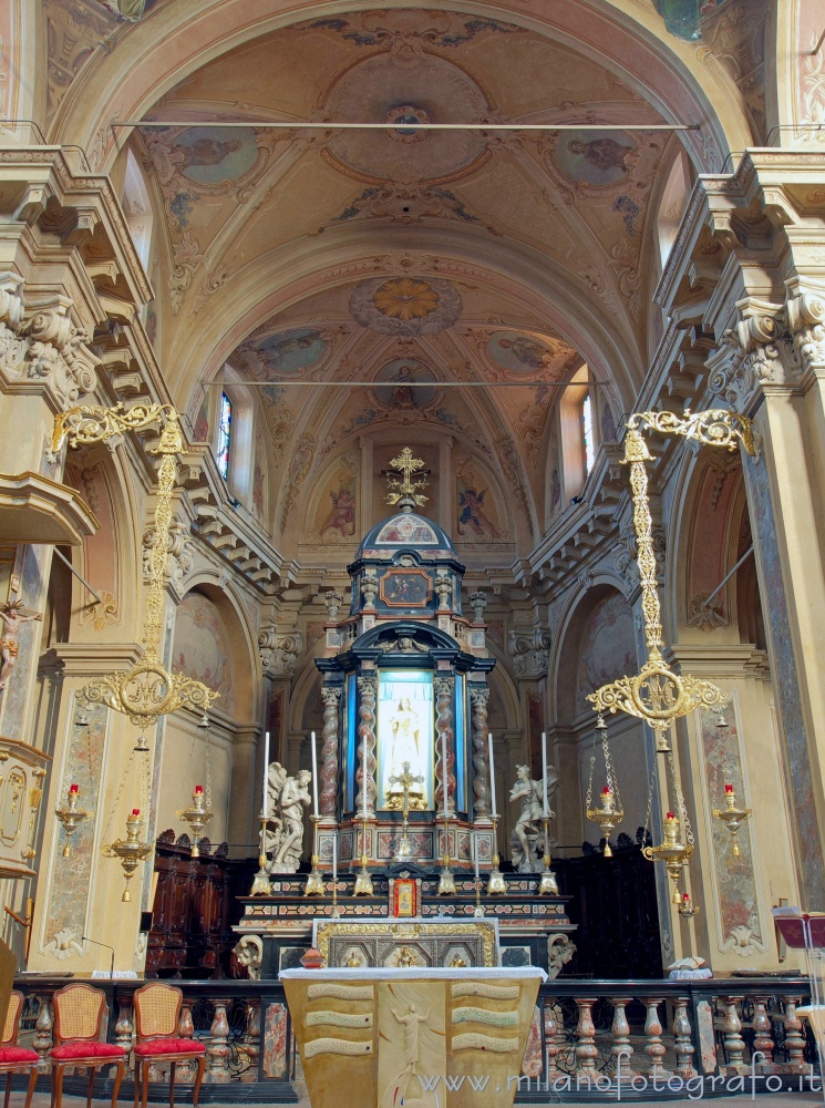 Vimercate (Monza e Brianza, Italy) - Presbytery and apse of the Sanctuary of the Blessed Virgin of the Rosary